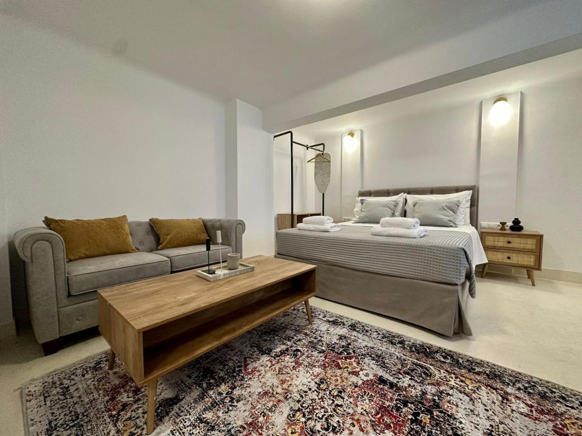 The Blue House Athens Aparthotel ภายนอก รูปภาพ