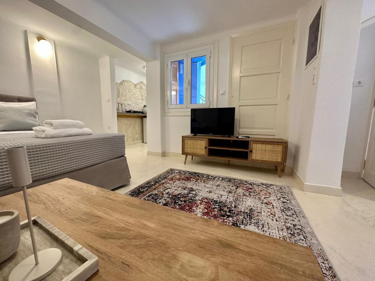 The Blue House Athens Aparthotel ภายนอก รูปภาพ