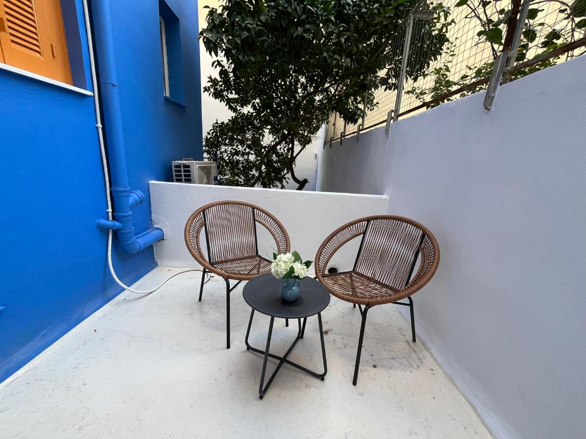 The Blue House Athens Aparthotel ภายนอก รูปภาพ