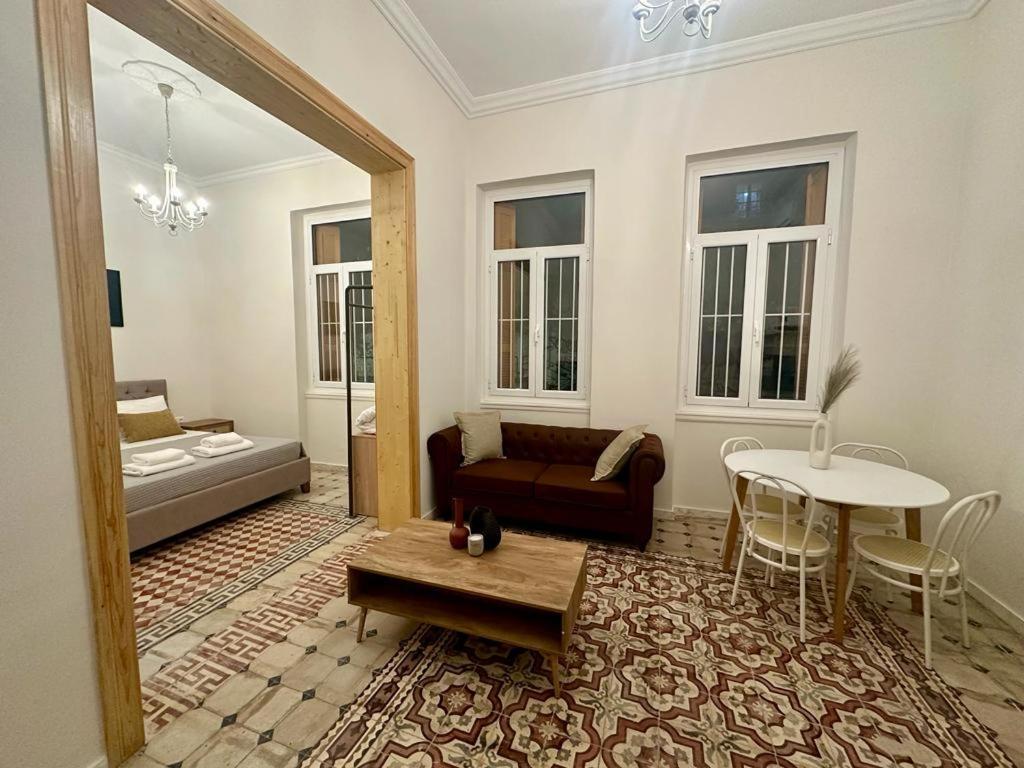 The Blue House Athens Aparthotel ภายนอก รูปภาพ